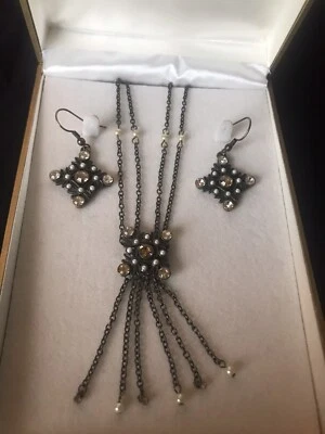 Conjunto de Brinco Colar Feminino Tom Dourado Pérolas Falsas Cristal Natal Boho Classy - Imagem 1 de 4