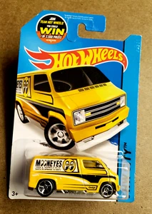 Dodge Van HW CITY 2015 HW Performance MOONEYES 20/250 1:64 Hot Wheels Custom 77 - Imagen 1 de 12