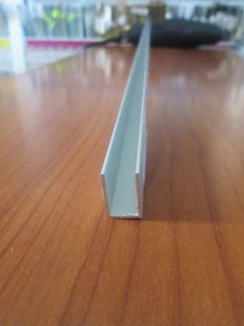 PROFILI IN ALLUMINIO ANODIZZATO ARGENTO CANALINO U MM.10X10X1 DA MT 2 - Imagen 1 de 1
