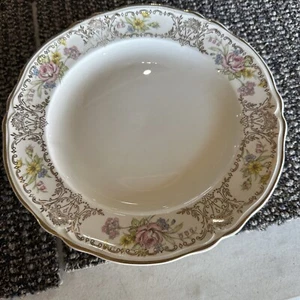 Paar Wedgewood Bone China 11" Durchmesser Rand Teller Hergestellt in England. - Bild 1 von 3