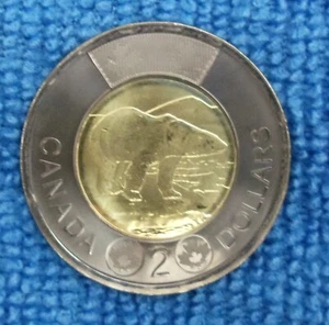 2022 BLACK RIM TOONIE IN MEMORY OF QEII, FROM BU ROLL - Bild 1 von 2