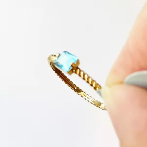 NWT 14K SOLID YELLOW GOLD CABLE BLUE PRINCESS CUT TOPAZ RING SIZE 7 US SELLER - Picture 1 of 6