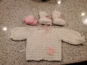 Hand knitted cardigan /  bonnet and bootees 3-6 months White/pink Girls - Picture 1 of 4