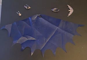 neca batman 66 Adam west 7" Cape, Zubehör, Hände Posten NUR TEILE Futter - Bild 1 von 1