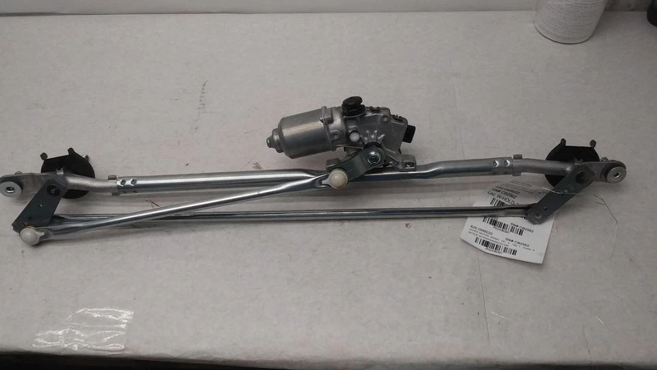 GMC Sierra 1500 2022 Windshield Wiper Motor 2436367 - Image 1 of 4