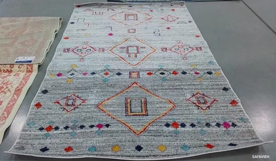 Alfombra GRIS CLARO/ROJO 6'-0" x 9'-0" defecto, precio reducido 1172784802 ADR208F-6 Foto 1 de 4