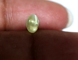 Natural Loose Chrysoberyl Cats eye Florescent Green Color Oval Gemstone 1.67 Ct - Picture 1 of 12