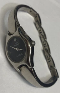 Damenuhr Anne Klein Diamant schwarzes Zifferblatt 23 mm neue Batterie Top Zustand "  - Bild 1 von 10