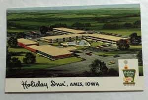 Holiday Inn, Ames, Iowa Postcard (S1) - Picture 1 of 2
