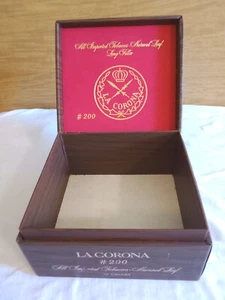 La Corona #200 - 50 Hinged Cigar Box - Faux Walnut Exterior - Red Felt Interior - Picture 1 of 11