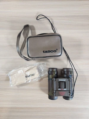 Vintage  Tasco 8x21mm Camouflage Camo Binoculars with Case Cleaning Cloth - Image 1 of 4