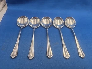 Lot of 5 Oneida JUILLIARD Round Bowl / Cream Soup Stainless Spoons 6" - Picture 1 of 7