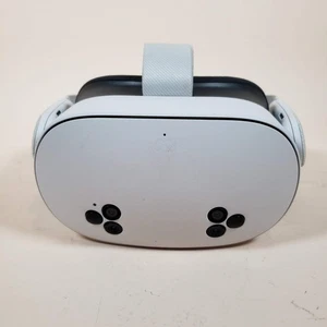Meta Quest 3S 128GB VR System SK-1000926-01 - Picture 1 of 6