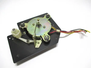 Pioneer PL-512 Turntable motor assembly with screws - Picture 1 of 4