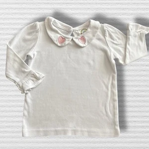 Bluse mit Peter Pan Kragen und Herzstickerei - Bild 1 von 4