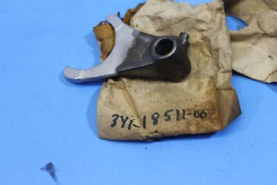 NOS OEM Yamaha SR250 TT250 XT250 BW350 Route 66 XV250 Shift Cam Selector Fork - Imagem 1 de 3