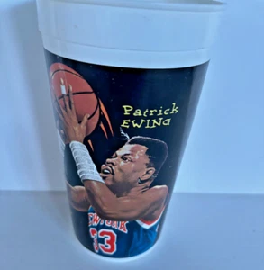Patrick Ewing Looney Tunes All Star Showdown - Taza McDonalds Vintage 1995 - Imagen 1 de 4