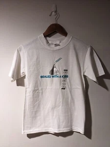 Vintage 2006 Hershey Sealed with a Kiss White YOUTH Medium NWT T-Shirt - Picture 1 of 8