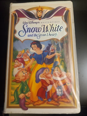 SNOW WHITE AND THE SEVEN DWARFS- VHS- 1937- RATED G - Image 1 of 3