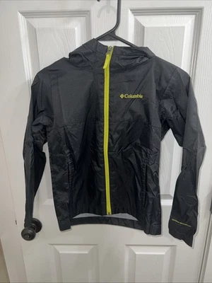 Chaqueta de lluvia Columbia para niños talla 8 negra con detalles amarillos Foto 1 de 4