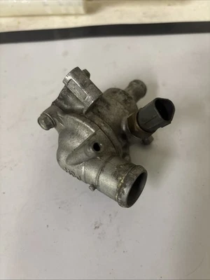 Conjunto de carcasa termostato Honda CBR 929RR OEM CBR929 Foto 1 de 4