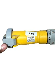 LEVITON 320C4W Pin & Sleeve Plug/ 20A, 125V - Picture 1 of 1