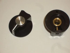 CED P-K381 BLACK SKIRTED POINTER KNOB FOR SILTRONIX SWAN 700CX RADIO 2PC - Picture 1 of 4