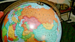 George F. Cram's 16” Political Explorer Globe w Metal Stand Rare Edition - Picture 1 of 23