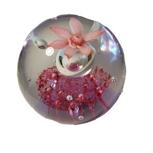 VINTAGE PAPERWEIGHT RED FLOWERS FLORAL LARGE CLEAR GLASS - So interesting - Picture 1 of 5