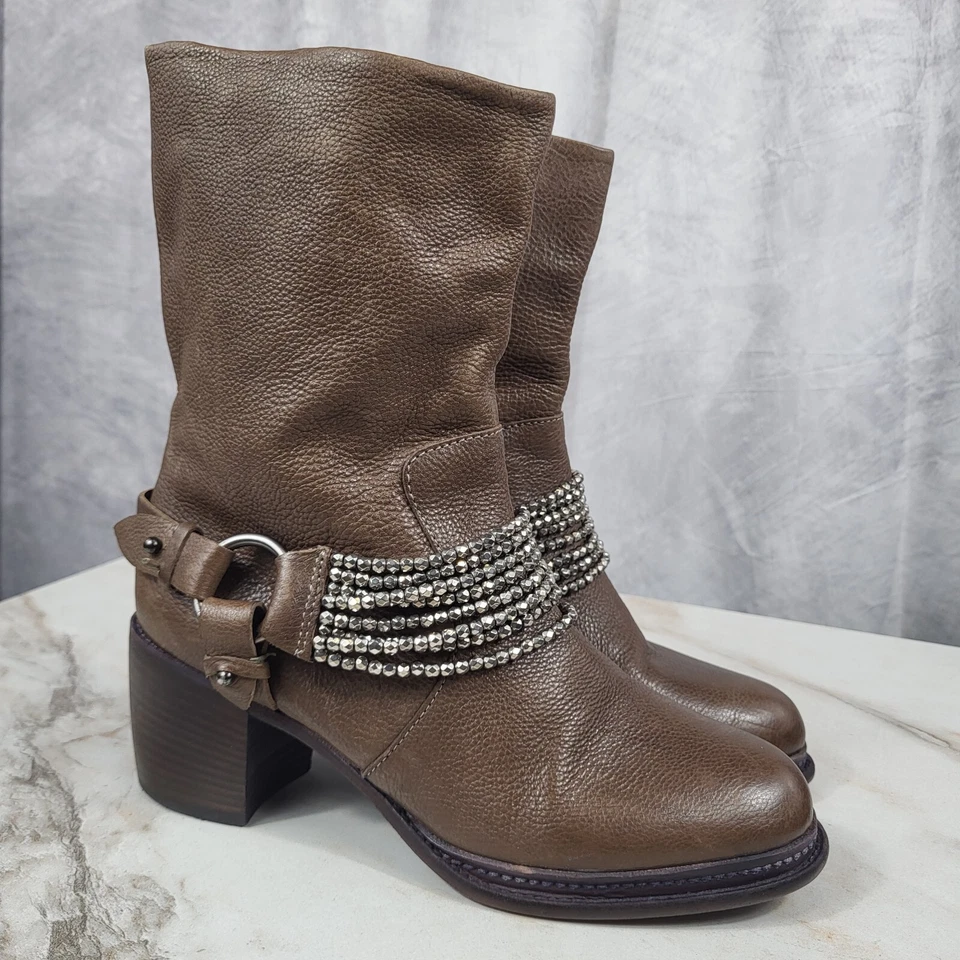 Vera Wang Natasha Motociclista Tacón Grueso ARNÉS Botas Moto Joyas Para Mujer Talla 9 M Foto 1 de 4