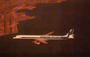 Universal Airlines McDonnell Douglas US -- Airplane, Plane, Aircraft Postcard - Picture 1 of 2