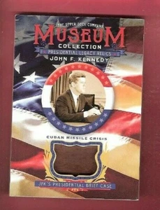 JOHN F KENNEDY JFK Maletín TARJETA RELIQUIA 2019 GOODWIN MUSEUM PRESIDENT MISIL - Imagen 1 de 2