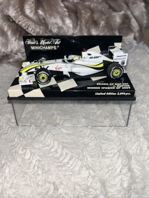 Minichamps 400090422 1/43 BRAWN GP MERCEDES BGP 001 SPANISH J.BUTTON 2009 WINNER - Image 1 of 4