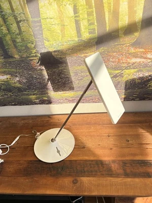 Humanscale Horizon LED Desk Lamp HZN Series 9 Watts Dimmable Office White Light - Image 1 of 4