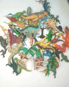 Konvolut Dinosaurier Figuren ect bunt verschiedene Größen, Farben und Arten - Bild 1 von 10