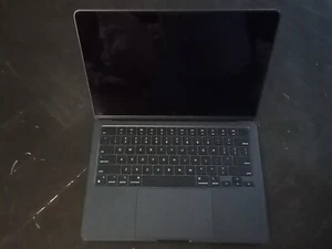 Apple MacBook Air M3 8 CPU/10 GPU 13-Inch Model A3113 - Picture 1 of 3