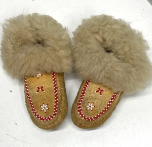 Childs Beaded Sherpa Lined Beade Mocassins/Slippers size 13C - Picture 1 of 5