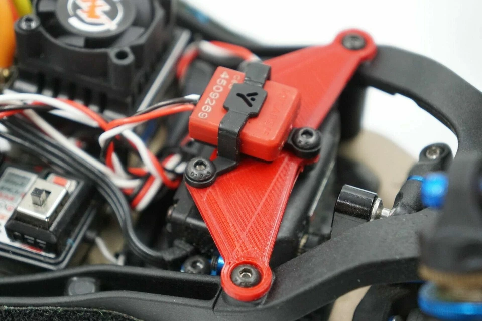 Team Associated B6、B6.1、B6.2、B6.3 越野车升级 AMB MyLaps 应答器安装 — 第 1/2 张图片