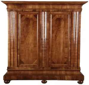 Antiker Barock Halb Wellen Schrank Zürich ähnlich Frankfurter Nussbaum 18 Jh. - Bild 1 von 24
