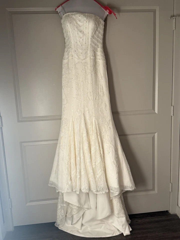 Justin Alexander Ivory Woman’s Wedding Dress Size 10 - Image 1 of 4