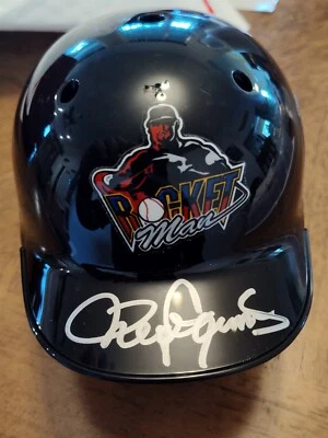 ROGER CLEMENS HAND SIGNED ROCKET MAN STAT MINI HELMET AUTO PSA - Image 1 of 3