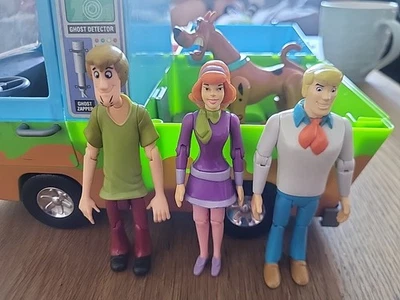 Scooby Doo Mystery Machine Van Playset Solving Crew - 2005 Figures Inc  - Image 1 of 4