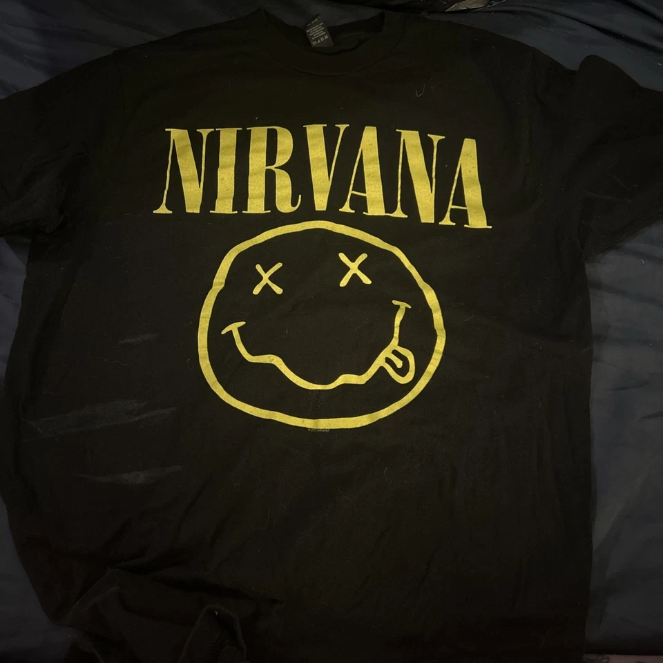 Classic Nirvana Smiley Face Medium T-shirt Kurt Cobain Tribute Excellent Cond. - Image 1 of 1