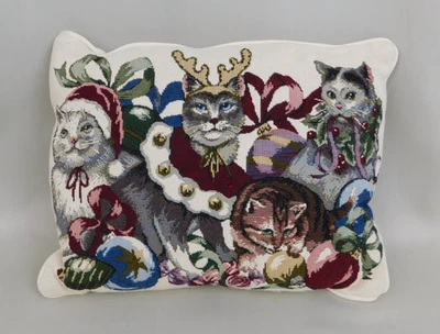 Bess Home Christmas Cats 16" x 13" tapeçaria travesseiro creme multicolorido #A81 - Imagem 1 de 4