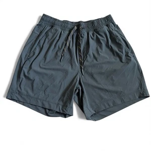 Rhone Herren Pursuit Sportshorts Gr. S ungefüttert grau Laufen Fitnessstudio Training gebraucht, in einwandfreiem Zustand - Bild 1 von 9