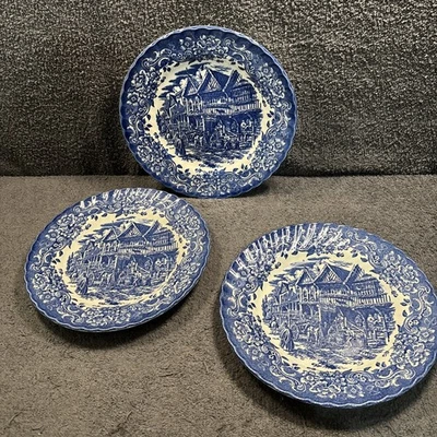 3 Royal Tudor Ware Barker Bros Olde England 25 cm Dinner Plate - Image 1 of 4