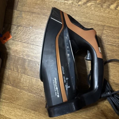 Plancha de vapor Rowenta Steam Force Pro para ropa, 1850 vatios, 5 ajustes preestablecidos inteligente Foto 1 de 2