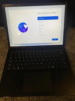 Microsoft Surface Laptop 3 i5-1035G7 1.2GHz 8GB 256GB SSD Black - Image 1 of 4