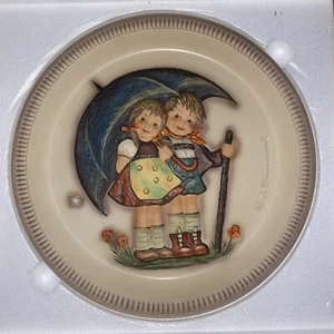 M.J. Hummel "Stormy Weather" 1975 Hand Painted Collectible Plate W. Goebel New - Picture 1 of 4