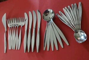 25 Stück Carvel Hall FREIZEIT Edelstahl 6 Suppen 8 Teelöffel Messer 6 Salatgabeln USA - Bild 1 von 13